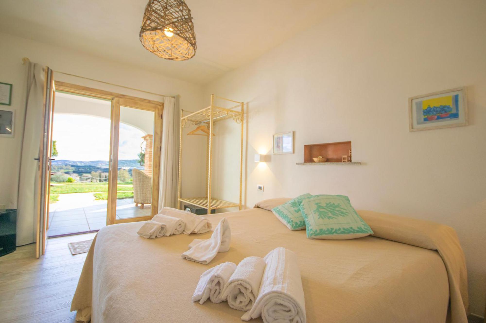 Hotel Essenza Di Mirto La Caletta Værelse billede