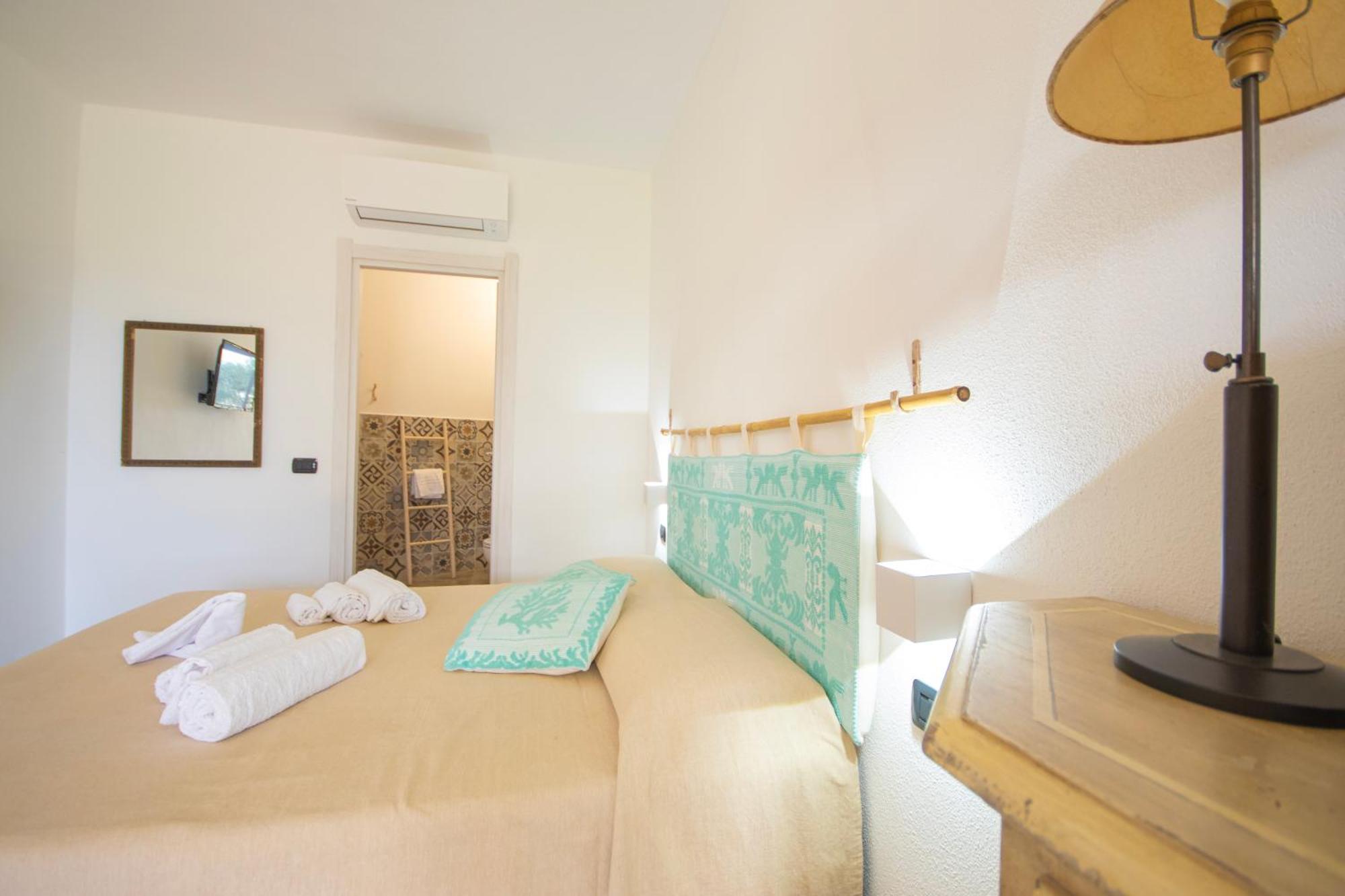Hotel Essenza Di Mirto La Caletta Eksteriør billede