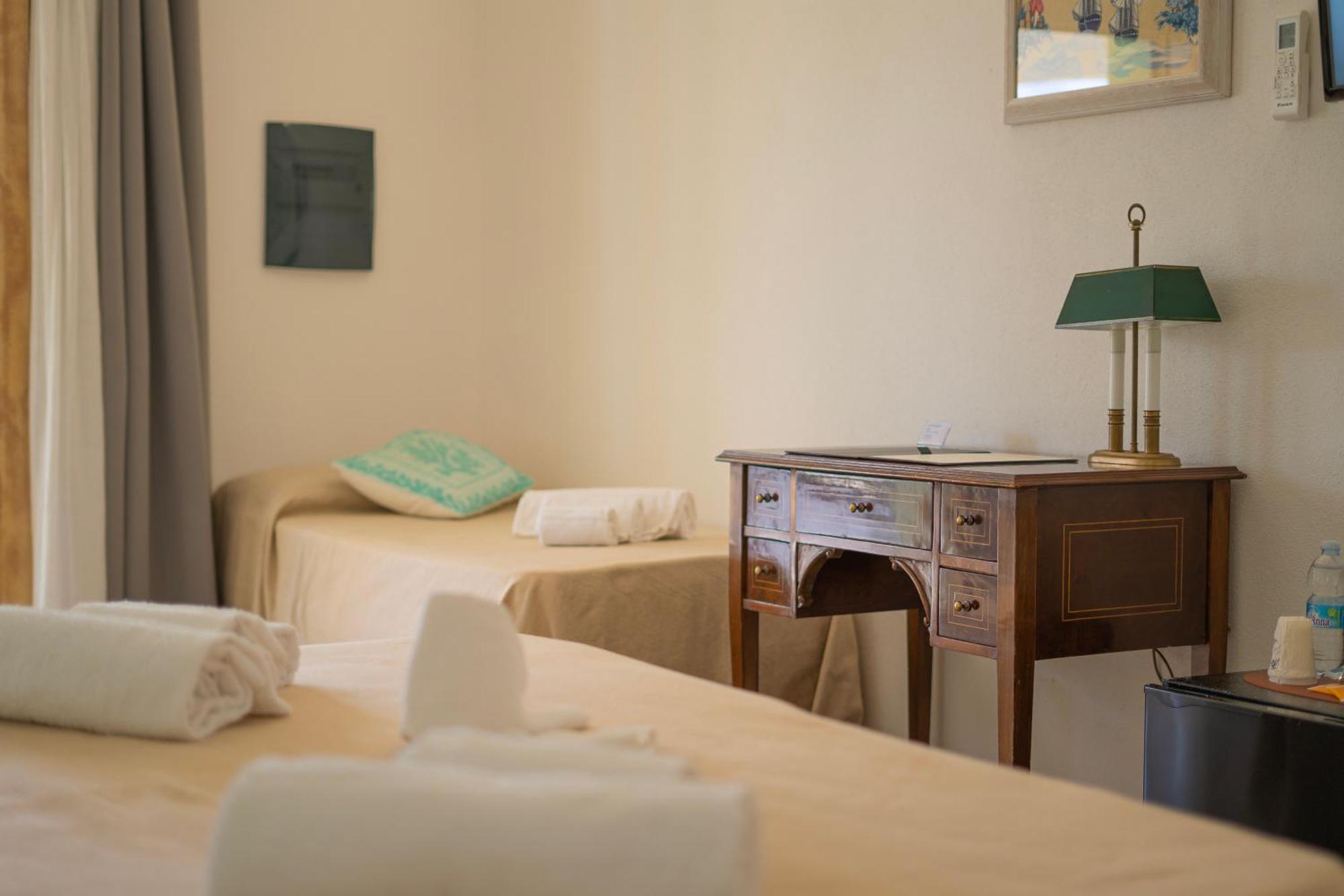 Hotel Essenza Di Mirto La Caletta Eksteriør billede