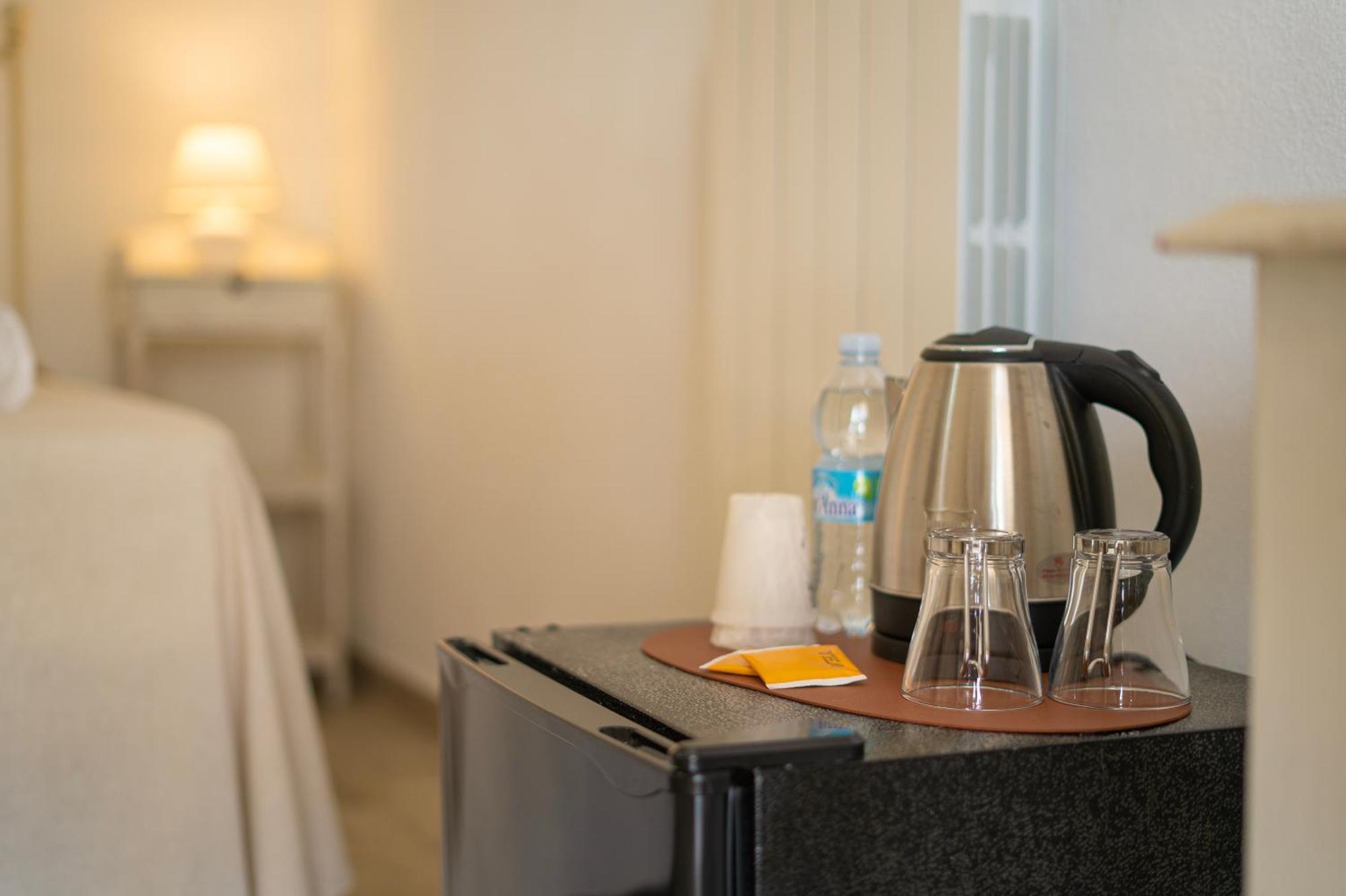 Hotel Essenza Di Mirto La Caletta Eksteriør billede